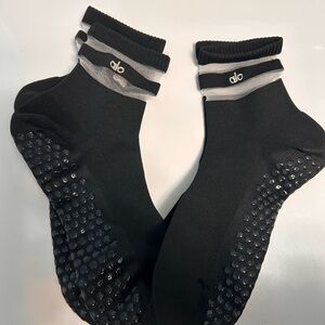 Alo Black Grip Socks-2 pairs NWOT